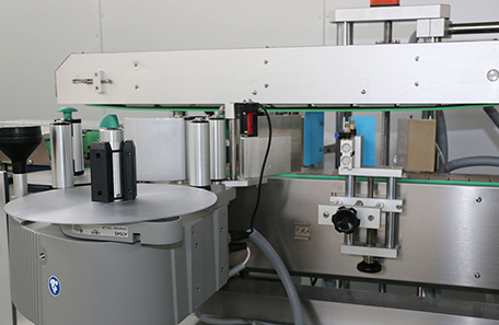 橄欖油雙面貼標(biāo)機(jī)