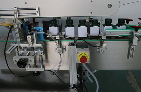 藥瓶多面貼標機