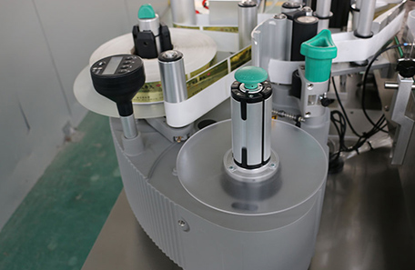 玻璃瓶定點定位貼標機