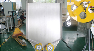 定位貼標(biāo)機(jī)產(chǎn)品性能穩(wěn)定，操作方便更安全！