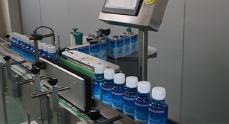 圓瓶貼標機有什么優勢，選擇這款設備的時候有什么要注意的？