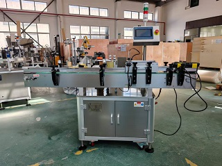 2025.10.29寧波立式圓瓶貼標機1臺