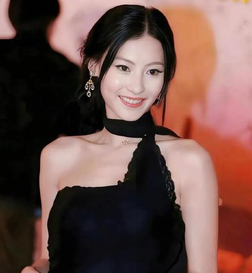 今晚澳门9点35分开什么生肖和张柏芝近照撞脸向太与张柏芝像